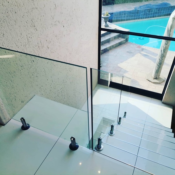 Glass ballustrades for stairs