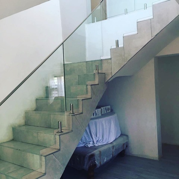 Glass ballustrades for stairs